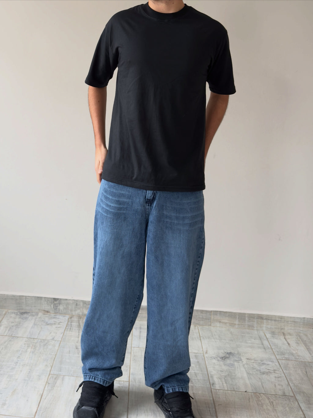 Outfit Vosse Essential Night (Jean + Hoodie + Remera Over)